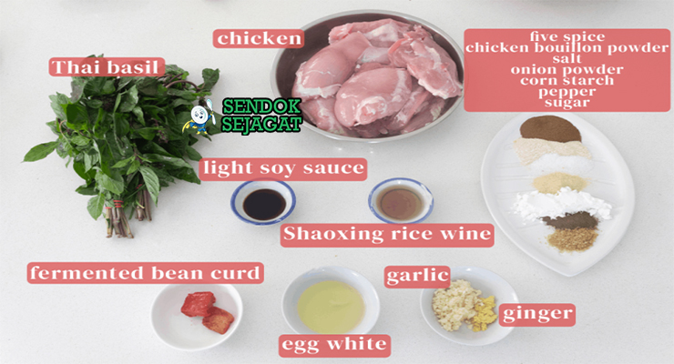 Bahan-bahan untuk Taiwanese Popcorn Chicken, termasuk ayam paha dan tepung ubi