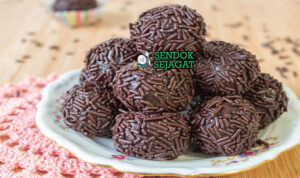 Brazilian Brigadeiro dengan taburan cokelat butiran