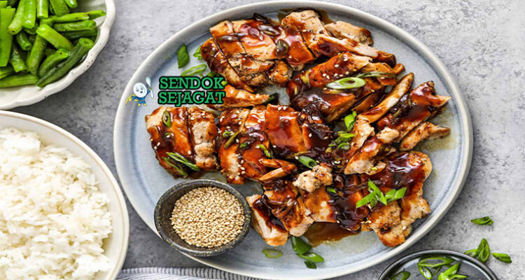 Chinese Hoisin Chicken dengan ayam, paprika, dan nasi putih