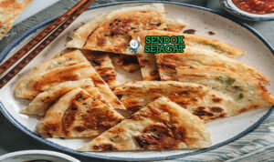 Chinese Scallion Pancake dengan lapisan renyah dan saus celup