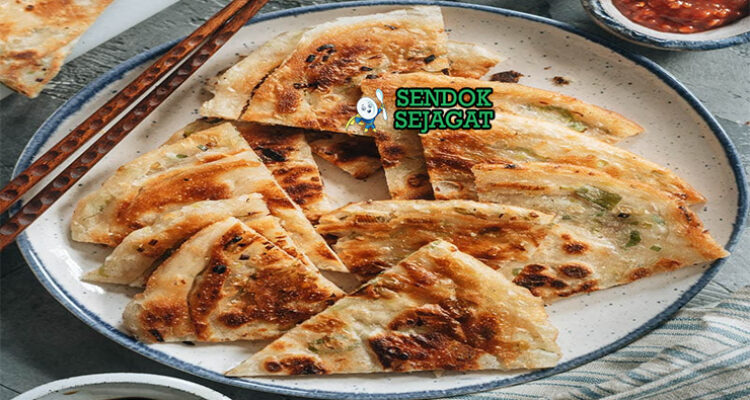 Chinese Scallion Pancake dengan lapisan renyah dan saus celup