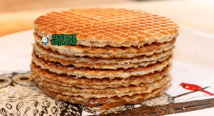 Dutch Stroopwafel dengan isian karamel manis