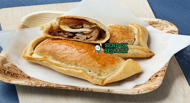 Chilean Empanadas de Pino dengan kulit renyah dan isian daging