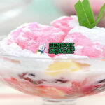 Es Doger Bandung dengan es serut, santan, dan topping kelapa