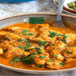 Guatemalan Pepián dengan ayam, sayuran, dan nasi putih
