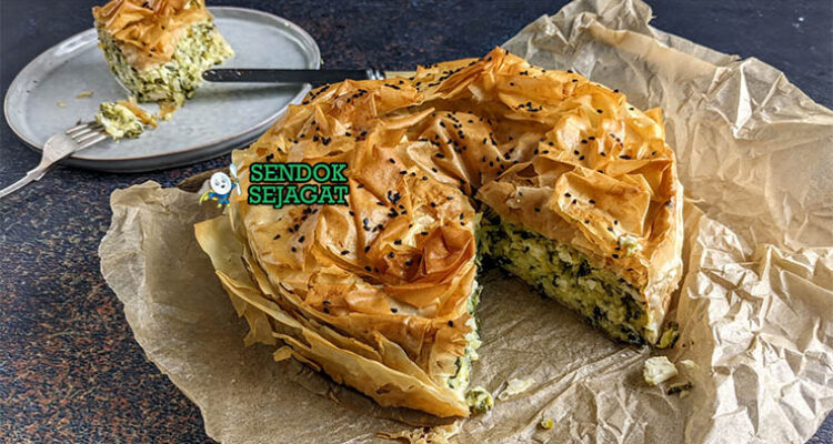 Kolokythopita Yunani dengan labu kuning dan filo pastry renyah