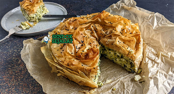 Kolokythopita Yunani dengan labu kuning dan filo pastry renyah