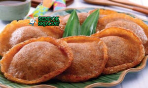 Kue Cucur Indonesia dengan tekstur renyah dan kenyal
