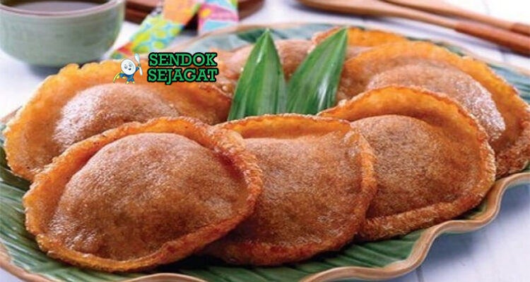 Kue Cucur Indonesia dengan tekstur renyah dan kenyal