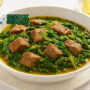 Malagasy Romazava dengan daging sapi dan sayuran hijau