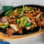 Mongolian Lamb dengan saus kecap dan nasi putih