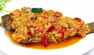 Pecak Ikan Jawa dengan sambal pedas dan lalapan