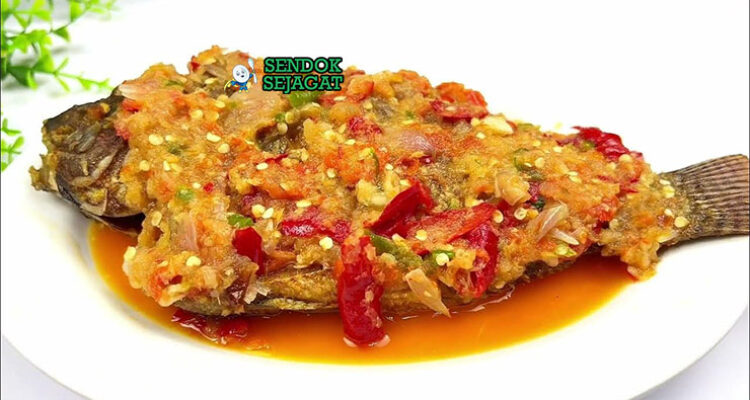 Pecak Ikan Jawa dengan sambal pedas dan lalapan