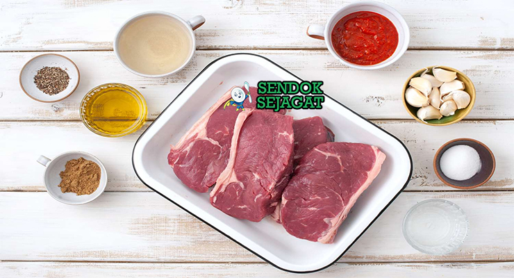 Bahan-bahan untuk Anticuchos, termasuk hati sapi dan aji panca