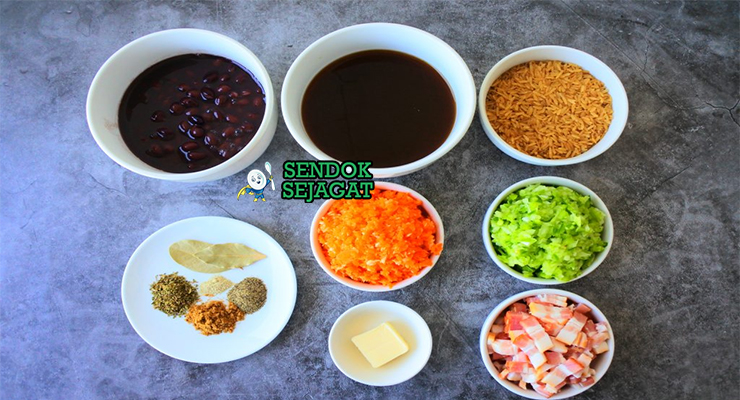 Bahan-bahan untuk Moros y Cristianos, termasuk kacang hitam dan beras