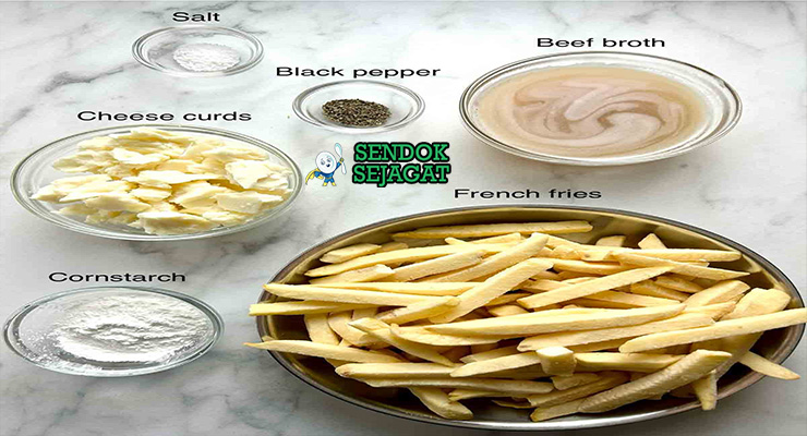 Bahan-bahan untuk Poutine, termasuk kentang dan saus keju