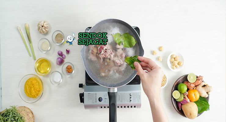 Bahan-bahan untuk Soto Kuning Bogor, termasuk daging sapi dan kunyit