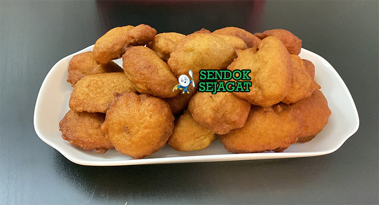 Akara dengan fritter kacang renyah keemasan