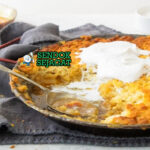 Anzac Biscuit Pudding dengan custard dan es krim vanila