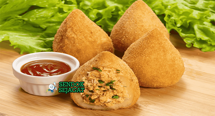 Coxinha dengan kulit renyah dan isian ayam gurih