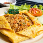 Nasi Goreng Pattaya dengan omelet tipis dan topping sambal
