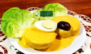 Papa a la Huancaína dengan kentang dan saus keju creamy