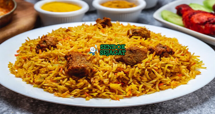Zanzibari Pilau dengan nasi kari, daging, dan sayuran
