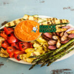 Romesco Sauce with Grilled Vegetables di piring saji