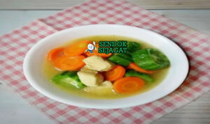 Sop Oyong Gambas dengan kuah bening dan bawang goreng