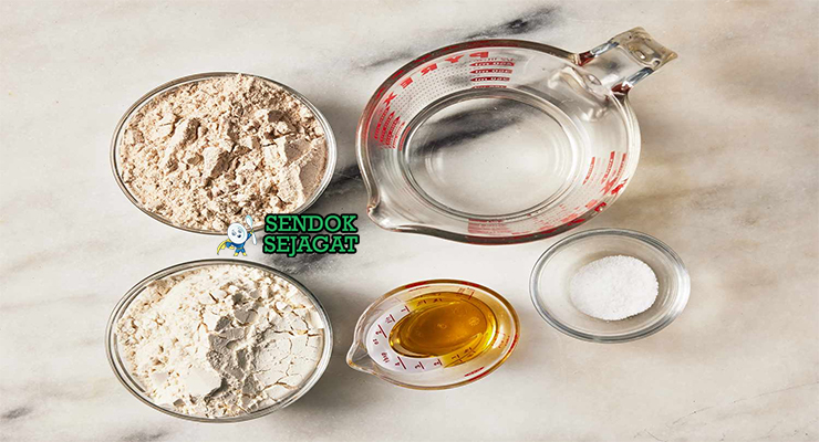 Bahan-bahan untuk Chapati, termasuk tepung dan minyak