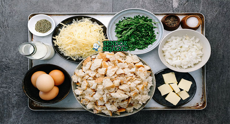 Bahan-bahan untuk Knödel, termasuk daging sapi dan roti