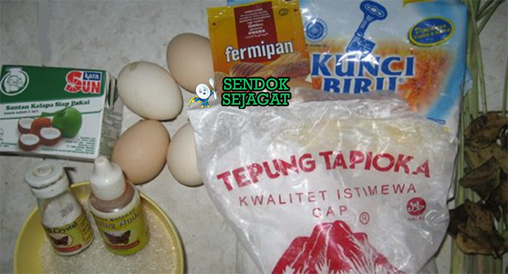 Bahan-bahan untuk Kue Bika Ambon, termasuk tepung tapioka dan santan