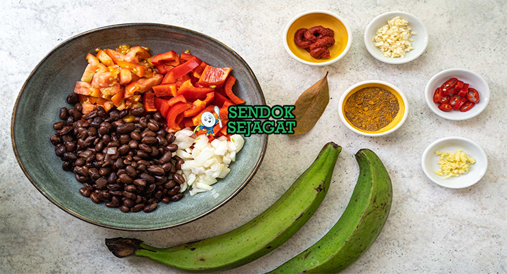 Bahan-bahan untuk Matoke, termasuk pisang hijau dan kacang tanah
