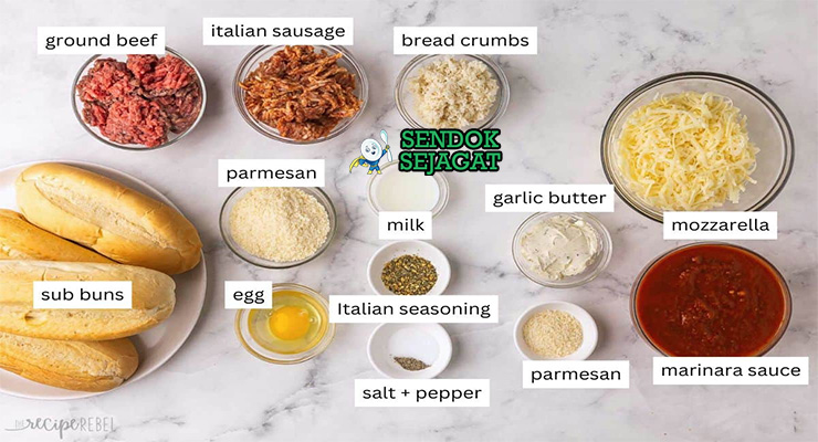 Bahan-bahan untuk Meatball Sub, termasuk daging giling dan roti sub