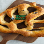 Fougasse roti daun zaitun rosemary di loyang saji