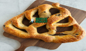 Fougasse Roti Daun Zaitun Khas Prancis Fougasse roti daun zaitun rosemary di loyang saji
