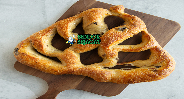 Fougasse Roti Daun Zaitun Khas Prancis Fougasse roti daun zaitun rosemary di loyang saji