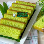 Kue Bika Ambon dengan tekstur bersarang di piring saji