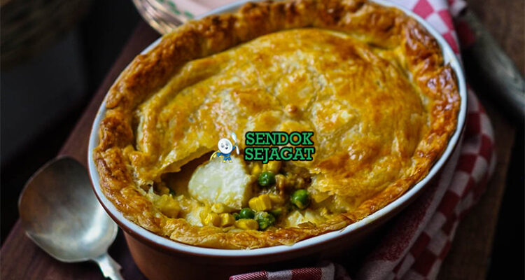 Scallop Pie pai kerang scallop creamy golden di piring saji