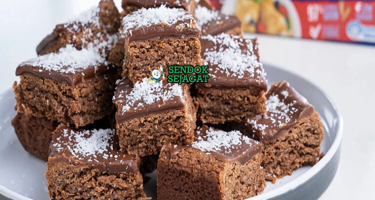 Weet-Bix Slice biskuit cereal dengan topping coklat di piring saji