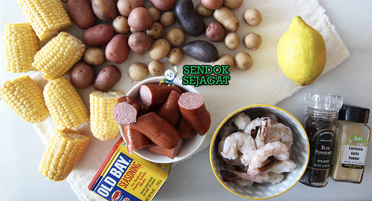 Bahan Frogmore Stew lengkap sosis jagung udang kentang bumbu old bay