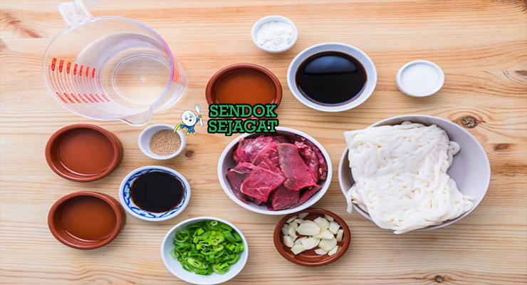 Bahan niku udon daging sapi sukiyaki udon segar dashi kecap mirin daun bawang