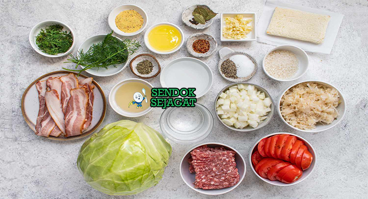 Bahan sarmale kubis putih daging babi smoked bacon beras dill tomat passata