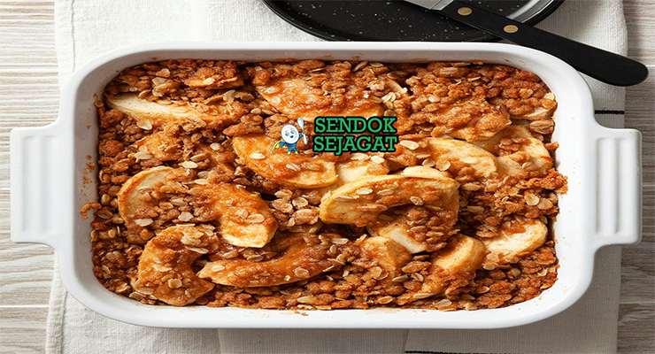 Apple Crisp apel bubbling topping oatmeal golden di baking dish