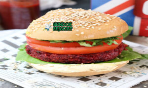 Burger with Beetroot loaded patty beetroot telur nanas di bun saji