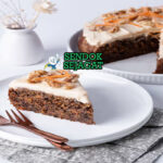 Carrot Cake kue lobak goreng telur chai poh saus hitam di piring saji