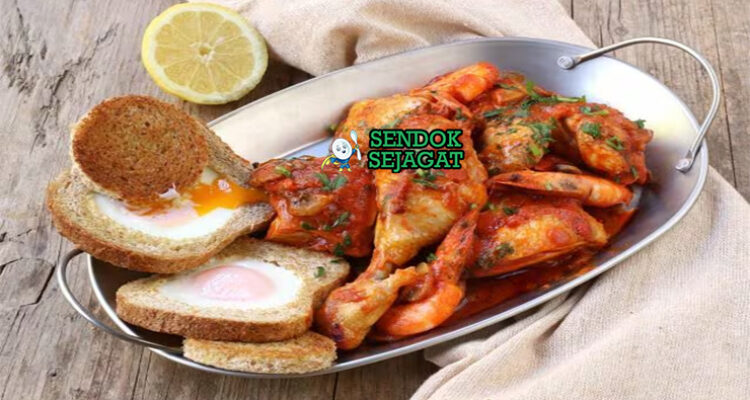 Chicken Marengo ayam tomat jamur garnish telur udang di piring