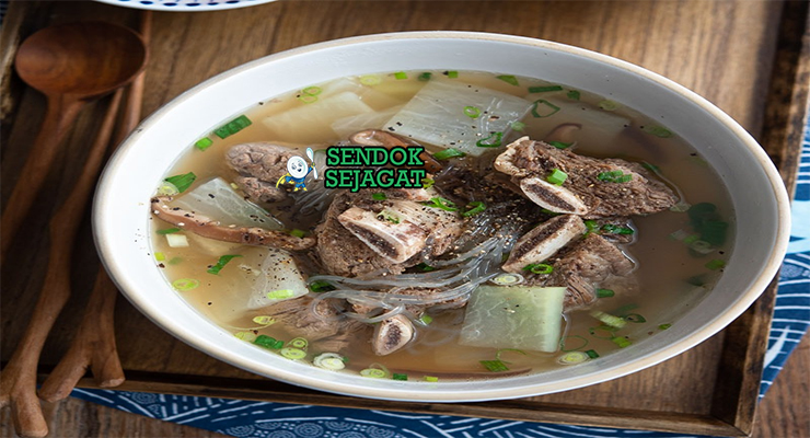 Galbi-tang ttukbaegi menggelegak iga sapi empuk dangmyeon telur rebus daun bawang