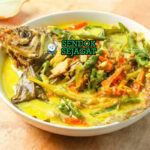 Gulai Taboh Ikan kuah santan kuning ikan kakap tempoyak kelapa sangrai cabe utuh di mangkuk
