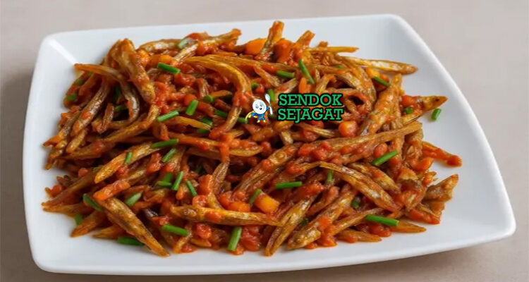 Kapenta Stew ikan kecil saus tomat bawang cabai kaldu di mangkuk saji